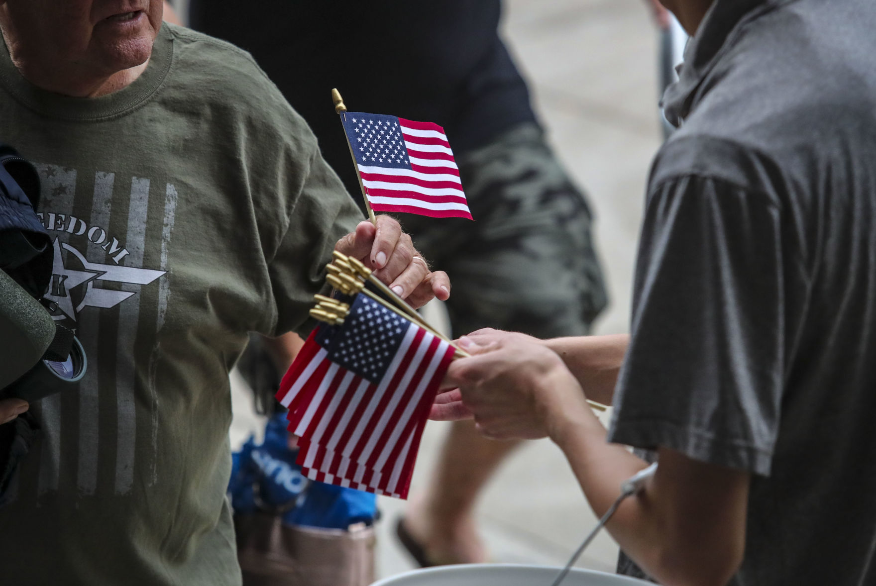 070419-mda-nws-redwhiteboom-004